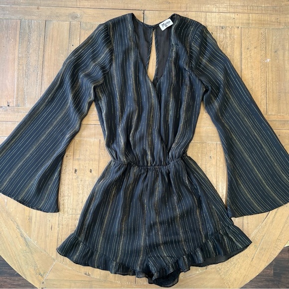 Show me Your Mumu Romper Bell Sleeve Sparkle And Shine Metallic Mini Small - Picture 2 of 12